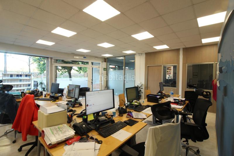 Foto a02d51d7-a376-42f7-adb4-fd2af67aec0d. Local comercial  versátil en zona estratégica, ronda iberica a 100 m. del hospital sant antoni en Vilanova i la Geltrú