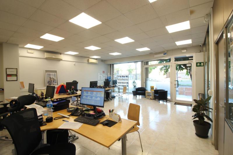 Foto ed59502d-c156-4e74-bb73-21951c37dea5. Local comercial  versátil en zona estratégica, ronda iberica a 100 m. del hospital sant antoni en Vilanova i la Geltrú