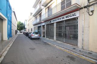 Lloguer Local Comercial a Centrevila. Local comercial 245 m2 a menos de 50 m. del mercado municipal de