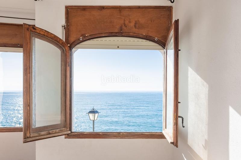 Foto 9a0c1ad2-61e9-47ba-9d00-ed71369f4283. Alquiler planta baja alquiler de temporada en primerísima línea de mar el racó de santa llúcia en Vilanova i la Geltrú