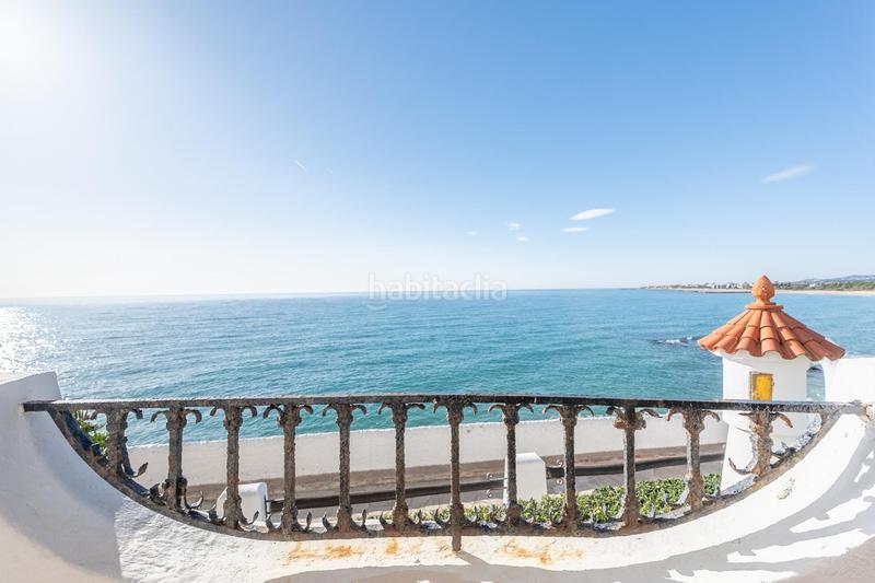 Foto a7024483-59f7-4cd5-9be1-cc647307f863. Alquiler planta baja alquiler de temporada en primerísima línea de mar el racó de santa llúcia en Vilanova i la Geltrú