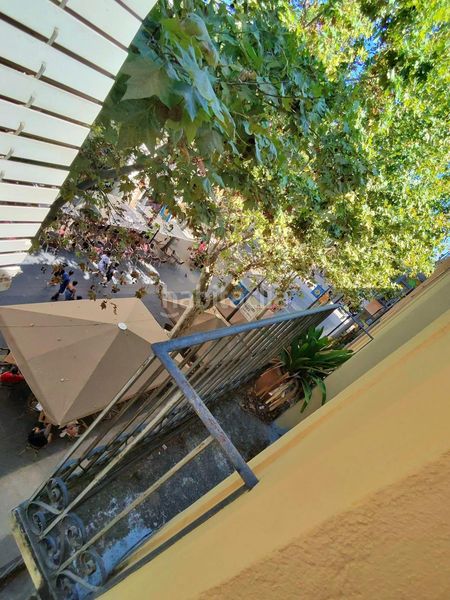 Foto 0d4a6e31-a5b5-497a-8785-7ca4c2a51c59. Terreno residencial oportunidad de inversión remonta de 200 m2 en plena rambla principal en Vilanova i la Geltrú