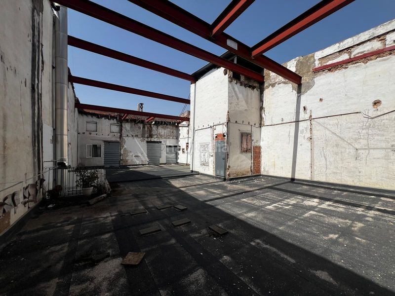 Foto 1ed11620-b340-4b5f-88c4-c4071d7f492e. Terreno residencial oportunidad de inversión remonta de 200 m2 en plena rambla principal en Vilanova i la Geltrú