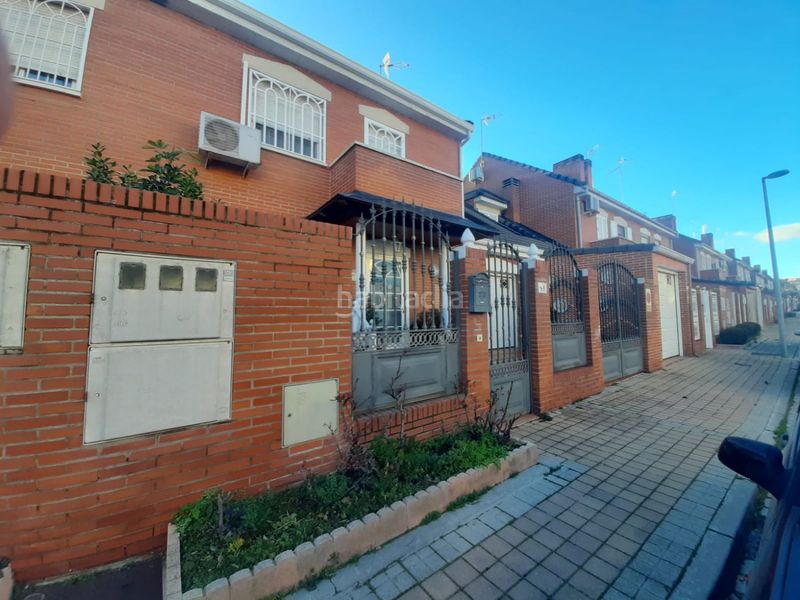 Foto e12fe2fc-0081-480e-8b2c-bf076332265e. Xalet amb calefacció aparcament a Las Américas Parla