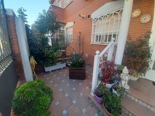 Chalet  Venezuela. Chalet en venta en las américas, 4 dormitorios.