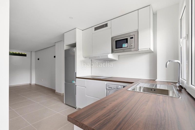 Foto 226d77e5-32c9-43a3-961c-c7706d419a88. Estudi a Marbesa Marbella