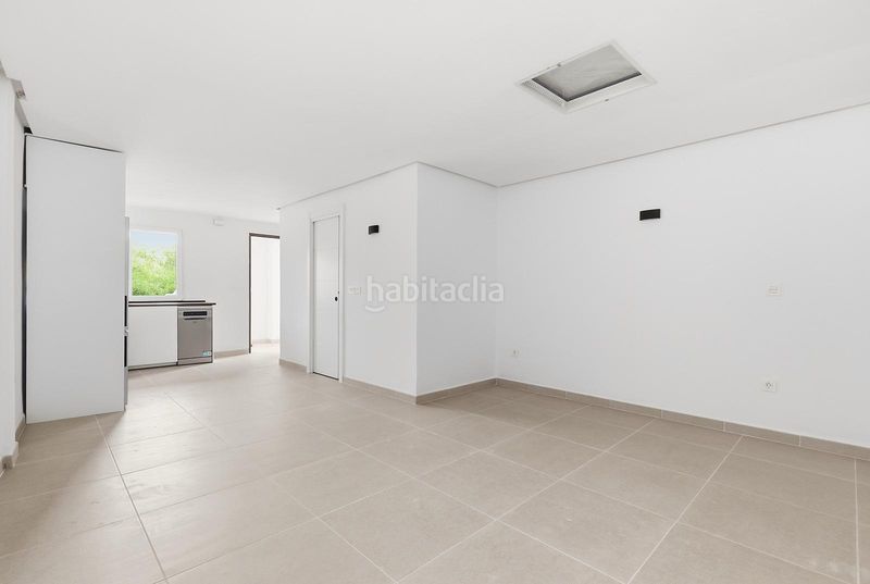 Foto cce6da96-90e4-4f1c-b5f0-4988453d646d. Estudi a Marbesa Marbella