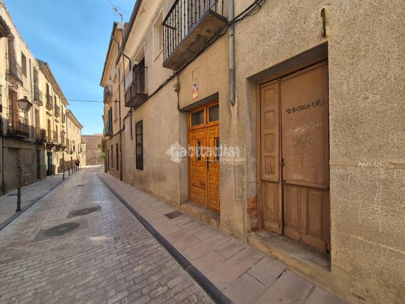 Foto 0436e289-987a-4923-8326-621812328117. Casa aparellada a Sigüenza