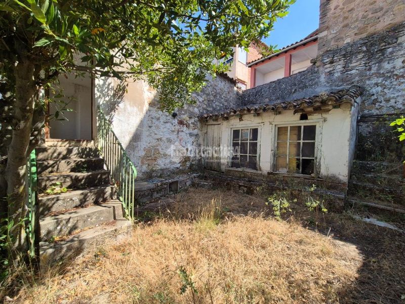 Foto 0468892e-fad2-4299-83e0-dfba729d6beb. Casa aparellada a Sigüenza