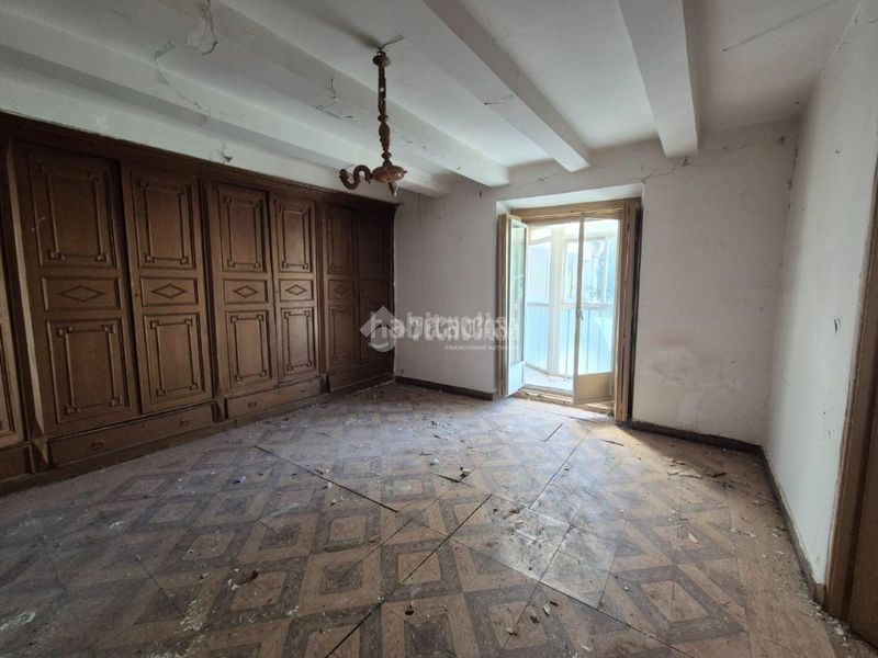 Foto 4c4db6fb-72be-43ec-8630-c7459b7a4d43. Casa aparellada a Sigüenza