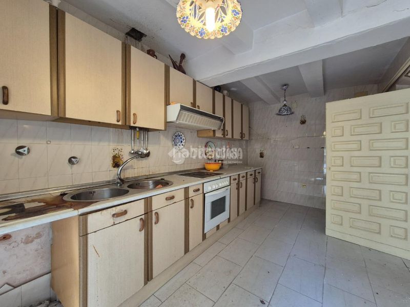 Foto aa0e198a-06b4-403a-8f17-da3a45ed13d0. Casa aparellada a Sigüenza