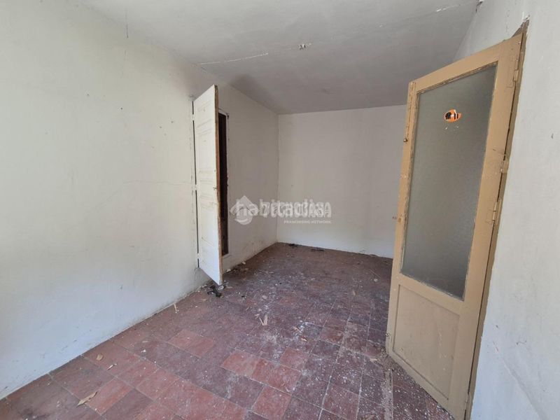 Foto c090da2a-b3b7-4f0f-aeea-321aced89037. Casa aparellada a Sigüenza
