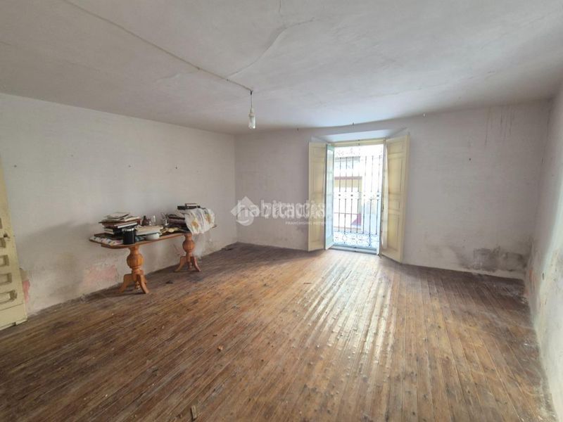 Foto f40ee9ae-ae34-4391-9636-68e720a15743. Casa aparellada a Sigüenza