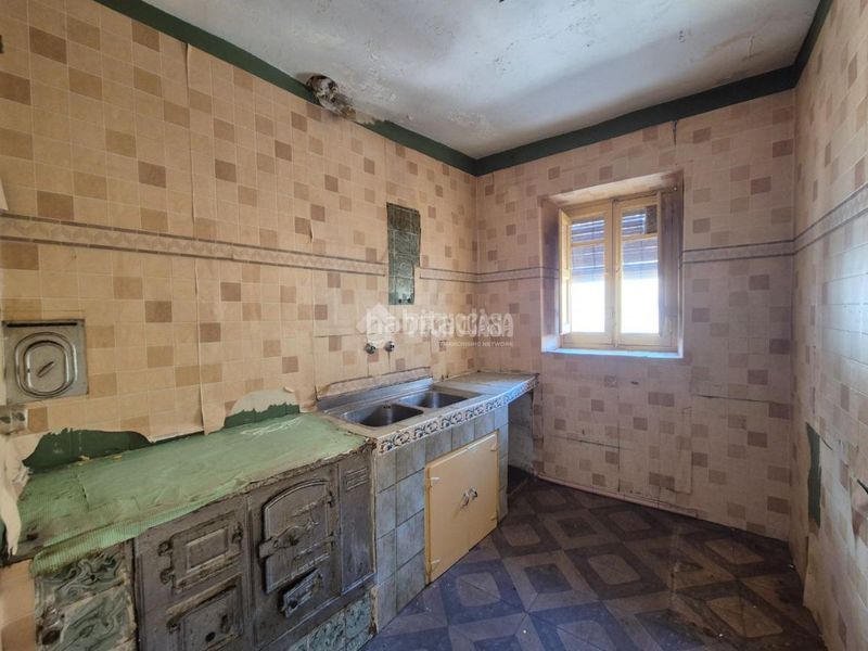 Foto f479a799-24e6-4494-b562-fef3ae03af8c. Casa aparellada a Sigüenza