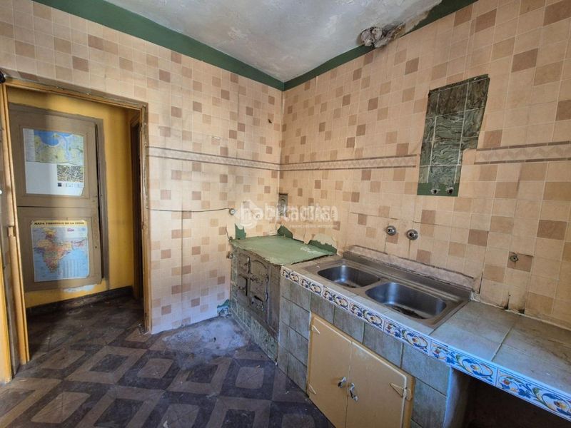 Foto ff9de5b6-aca4-49c6-baaa-33b146a19d11. Casa aparellada a Sigüenza