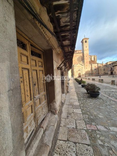 Foto 17c03f78-c545-47d6-94b7-4a159456c5cc. Edificio  en venta en Sigüenza