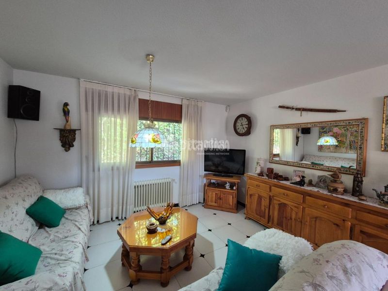 Foto ad61edd0-e4d0-4b72-8141-fca6c7ae4a4d. Casa amb calefacció aparcament a Sigüenza