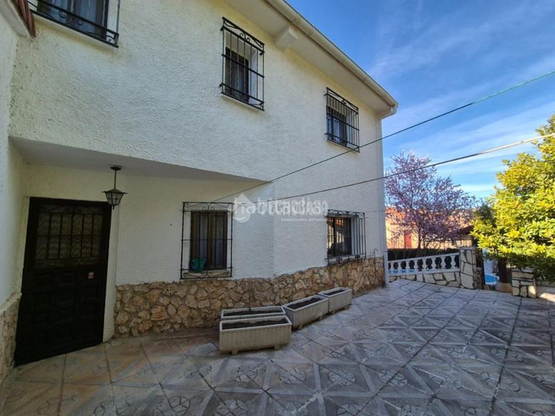 Foto cda5bf65-f150-4454-bcde-c97f6cadaffe. Casa amb calefacció aparcament a Sigüenza