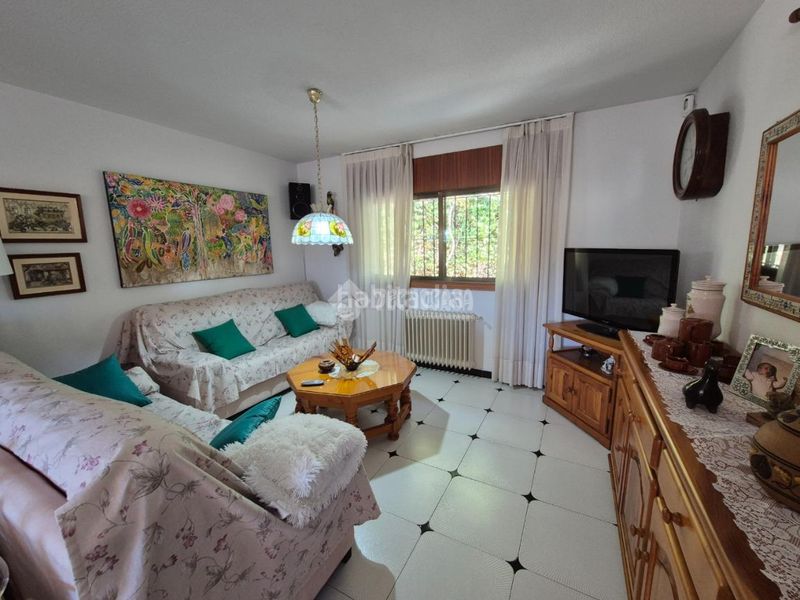 Foto e9d43c13-4719-41e1-b537-80c29ead9be7. Casa amb calefacció aparcament a Sigüenza