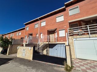 Towny house  P.º de juan casas. Casa en venta en jadraque