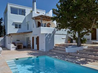 Casa in Cala Vedella-Cala Tarida. Exclusiva propiedad en cala vadella  dos villas independientes c