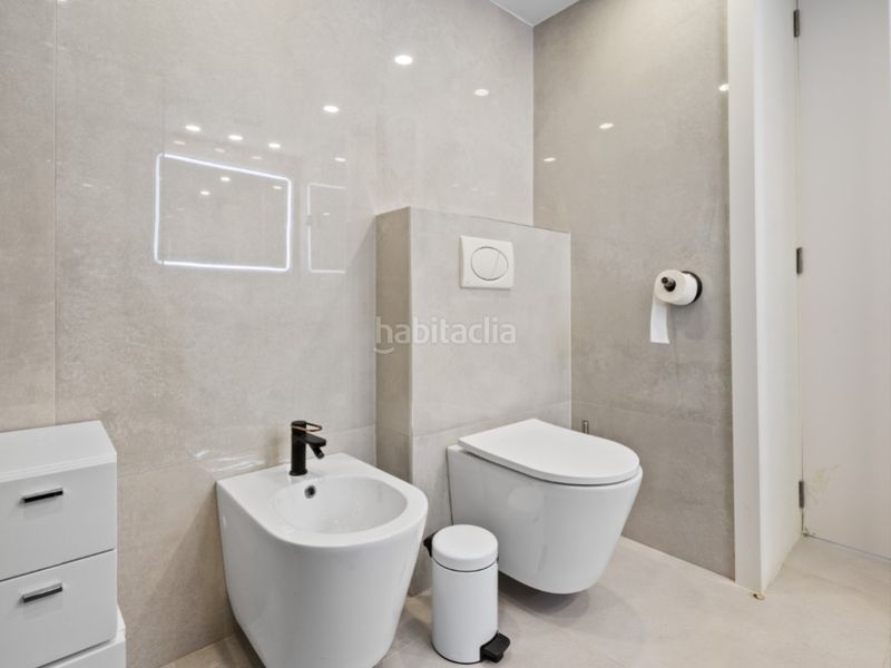 Foto b010c045-6ef2-41b9-8364-f2601169d3ad. Apartament amb aparcament a Puig des Molins Ibiza