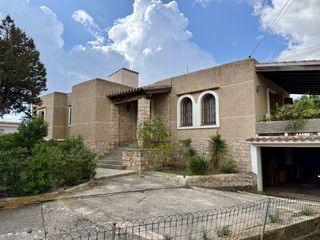 Casa  Calle cartagena. Casa en venta con piscina en cala de bou, ibiza
