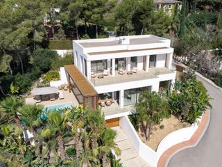 Haus  Calle prat. Villa de nueva construcción con piscina y vistas al mar en can f