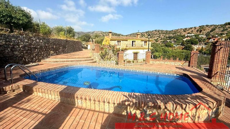 Foto f6bcb6b2-8a38-4ece-be01-9c0ef3525e14. Casa amb piscina a Cortijo de Maza - Finca Monsalvez - El Olivar Málaga
