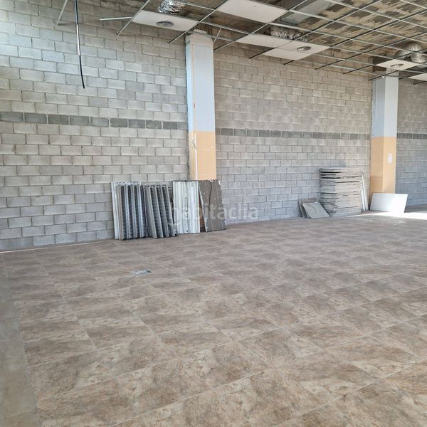 Foto 525b000f-f508-48e6-bb97-c7b61cc9d940. Local comercial a Masia Nova-Solicrup Vilanova i la Geltrú
