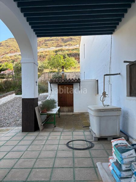 Foto 8fe61fb9-e786-4f8d-89ac-ddd406716fa6. Casa amb xemeneia aparcament a Berja