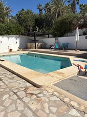 Casa adossada a Berja. ¡descubre el hogar que siempre has soñado en berja!