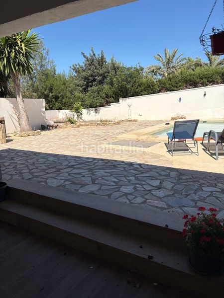Foto a606da9a-38fe-4c46-9f3c-e24b16a6c5f7. Casa adossada amb xemeneia piscina a Berja