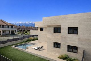 Casa pareada en Miraflores de la Sierra