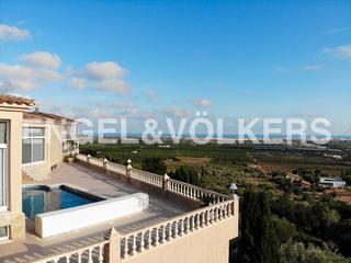 Casa  Ermita. Excepcional villa,vistas panormicas al mar en vinars