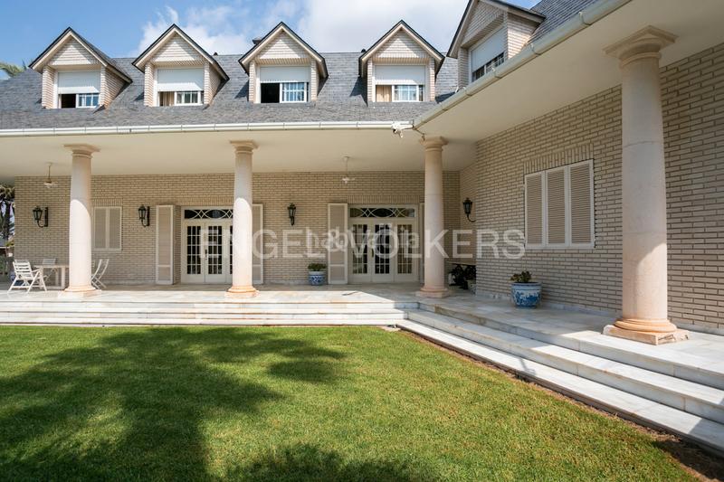 Foto 13adfd73-fe69-490e-9459-b23e3a0d84df. Casa con riscaldamento parcheggio piscina in Gallipont Pobla de Vallbona (la)