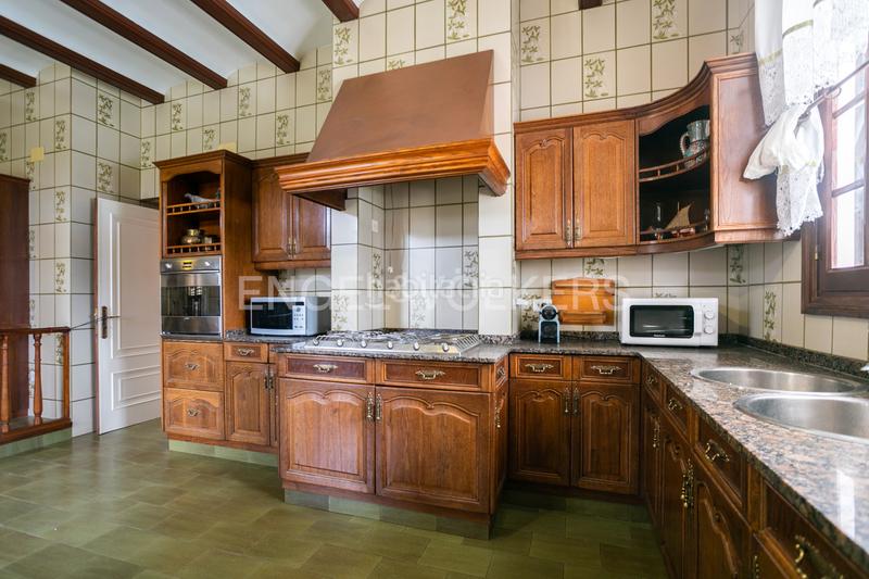 Foto 1903ddc9-4a08-497a-bb88-ae2359f8b5b8. Casa con riscaldamento parcheggio piscina in Gallipont Pobla de Vallbona (la)