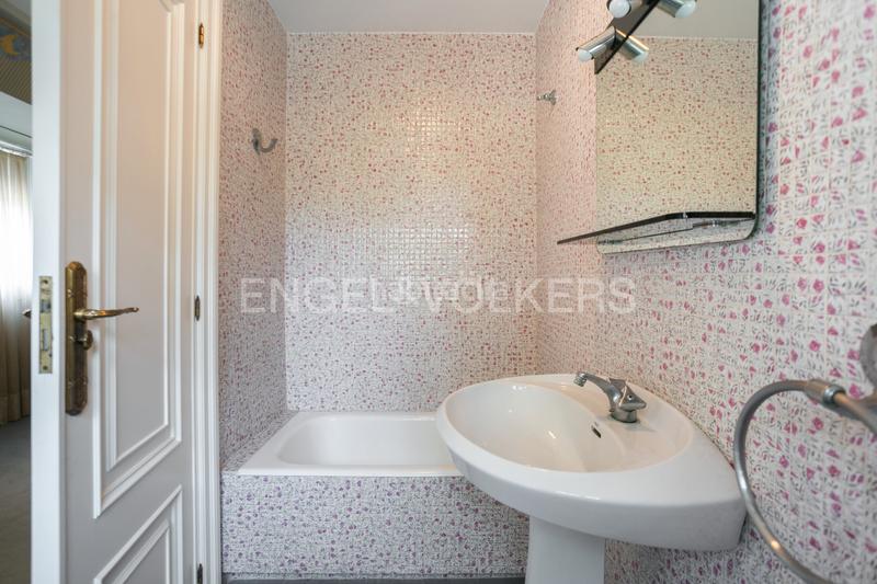 Foto c36ea181-25a0-439f-8147-3b01fff894de. Casa con riscaldamento parcheggio piscina in Gallipont Pobla de Vallbona (la)