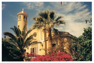 Masia a Malva Rosa. Palacio histórico en primera línea de playa