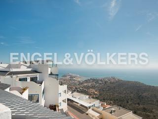 Attique à Las Atalayas-Urmi-Cerro Mar. Espectacular dúplex con solarium y piscina privada en peñíscola