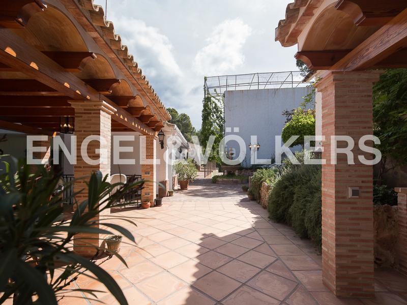 Foto 3b20854f-d4c3-4b8a-849b-8e5997fc6541. Casa con riscaldamento parcheggio piscina in Monteamor-La Carrasca-El Peucal Náquera