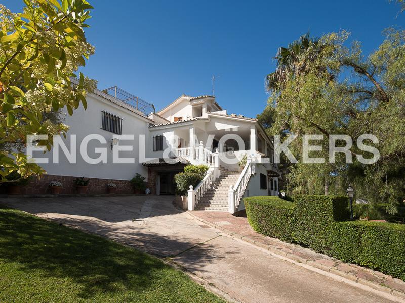Foto 5ef950f7-bdd1-4b44-bebc-73c4affb07c4. Casa con riscaldamento parcheggio piscina in Monteamor-La Carrasca-El Peucal Náquera