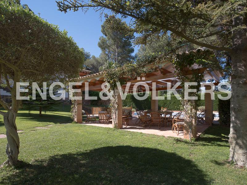 Foto e4245b29-b445-4419-aae2-048b01fca500. Casa con riscaldamento parcheggio piscina in Monteamor-La Carrasca-El Peucal Náquera