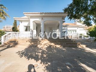 Casa en Playa de Gandía. Lujoso chalet en les motes en playa de gandía