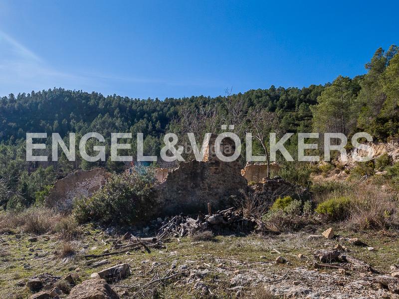 Foto e56cb432-7dac-4ea3-bd58-054e97111799. Terreny residencial a Moixent