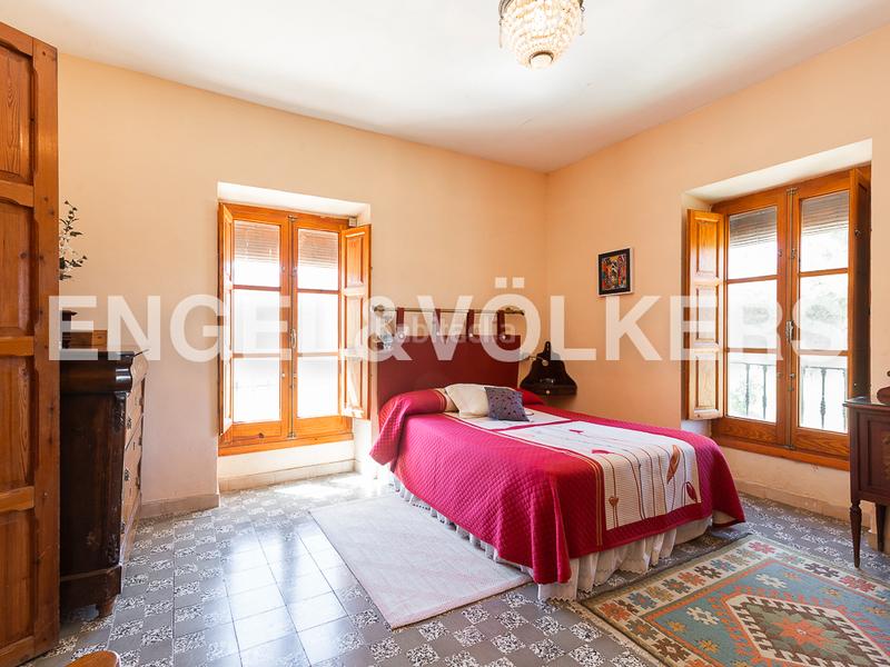 Foto 512b675c-6812-48d9-9456-cf43f7939374. House with heating parking in Centro Ontinyent