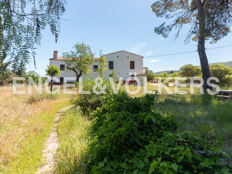 Foto e056146d-94e4-4375-a285-a62f6075c6d0. House with heating parking in Centro Ontinyent