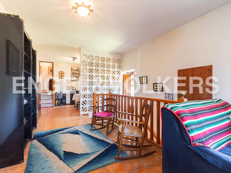 Foto e379a088-3acb-43ba-b706-6b5b1332ae07. House with heating parking in Centro Ontinyent