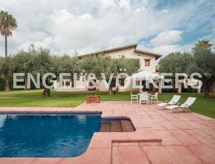 Casa a Torreón-La Almadraba. Villa en venta con piscina en benicàssim