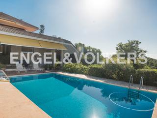 Maison à Borriol. Villa en urbanización la coma